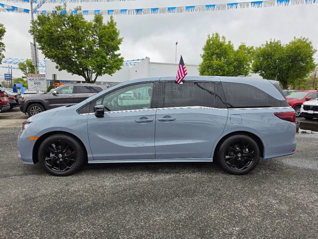 Used 2023 Honda Odyssey Sport image 2
