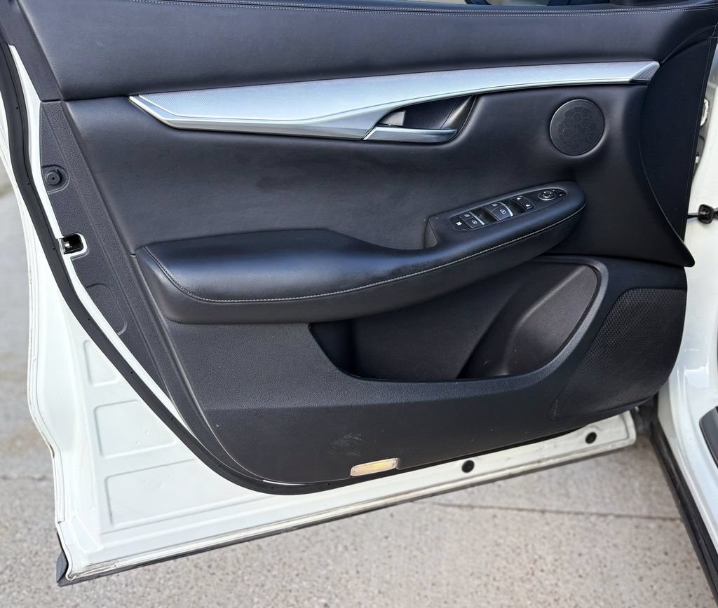 Used 2021 INFINITI QX50 Luxe w/ Appearance Package FWD image 9