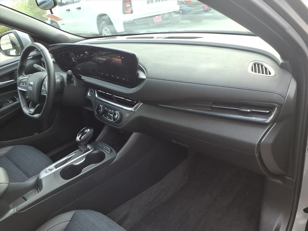 Used 2024 Buick Envista Preferred w/ Convenience I Package FWD image 16