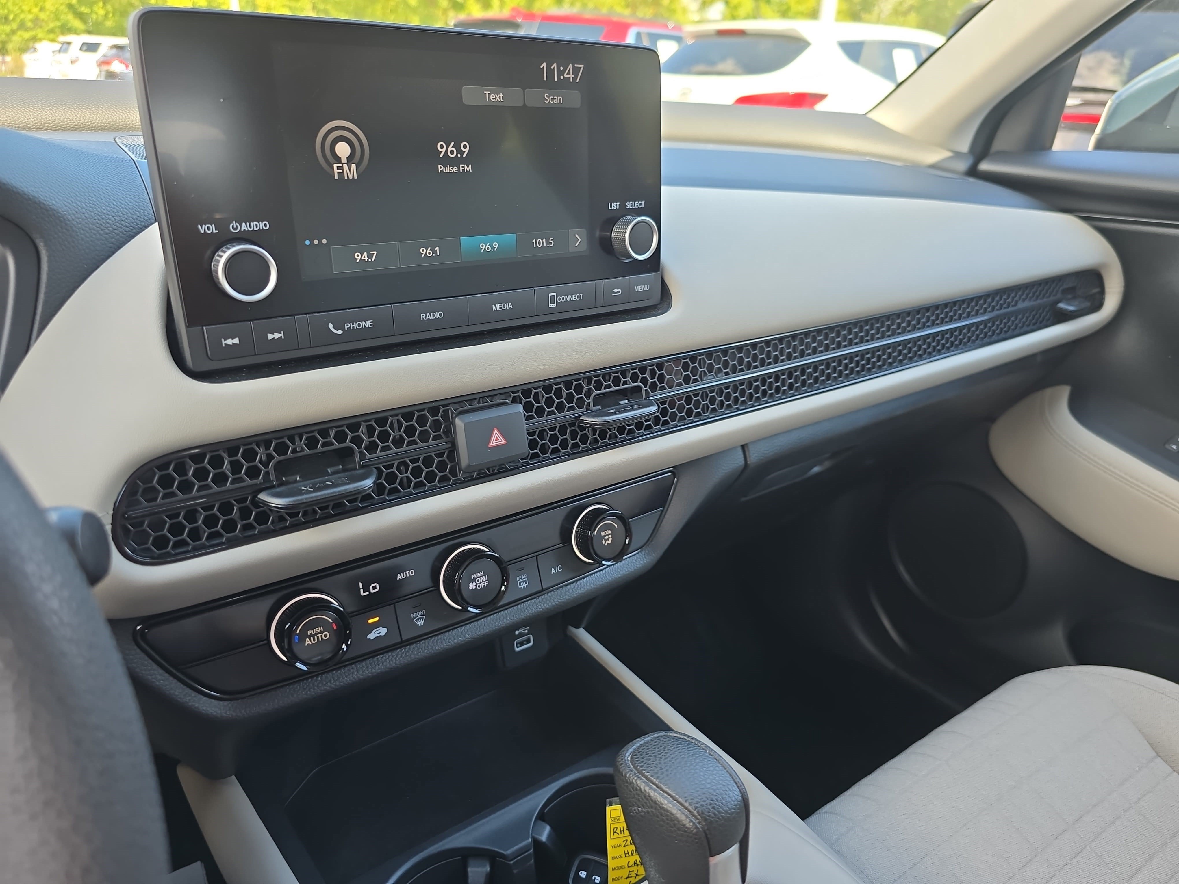 Certified 2025 Honda HR-V LX image 19