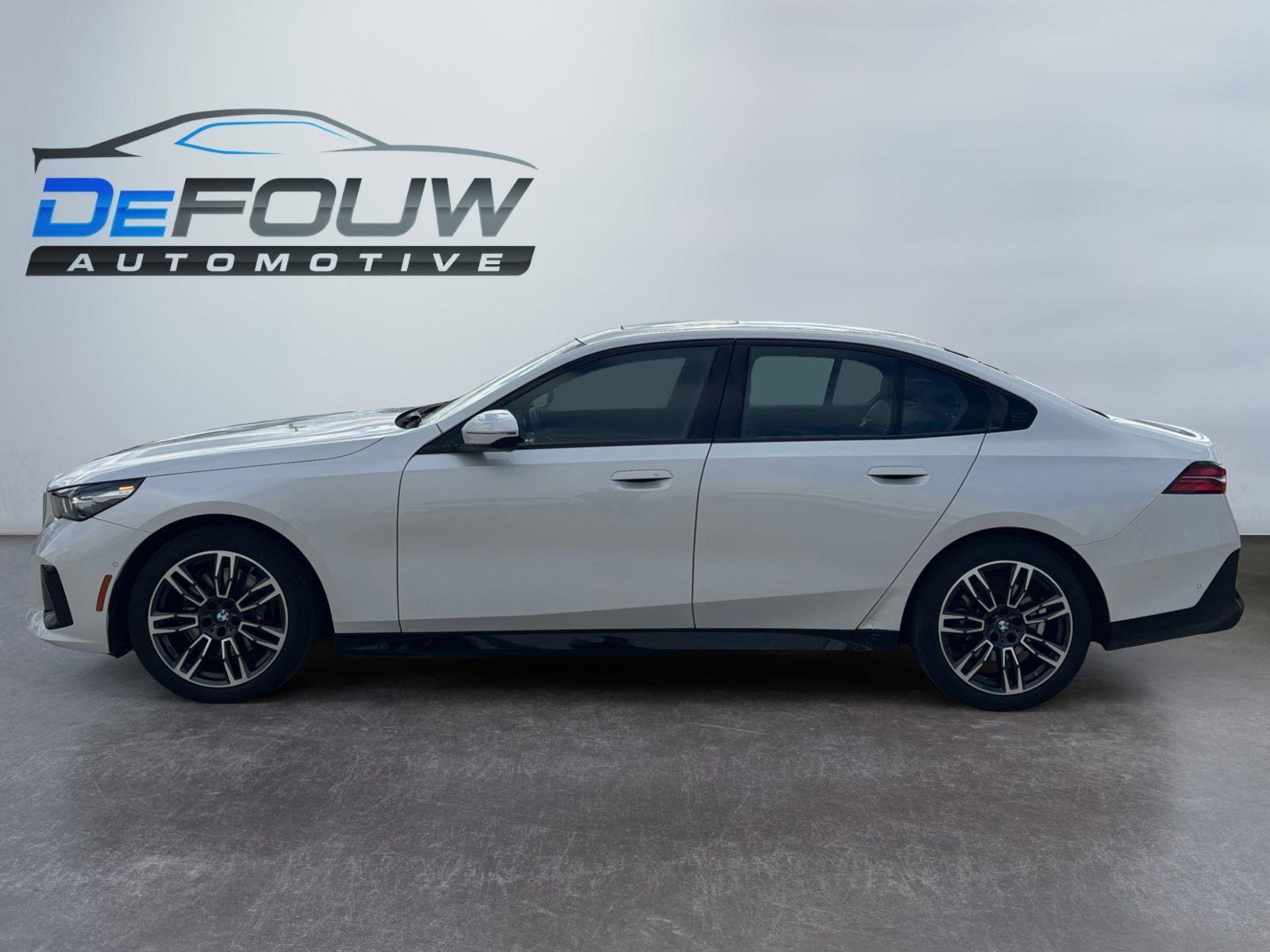 Used 2026 BMW 530i xDrive image 6