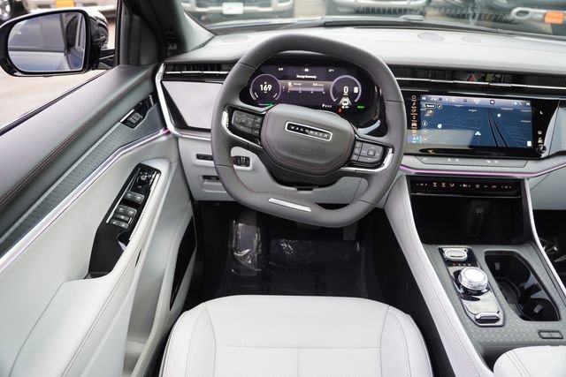 Used 2025 Jeep Wagoneer S Limited AWD/4WD image 18