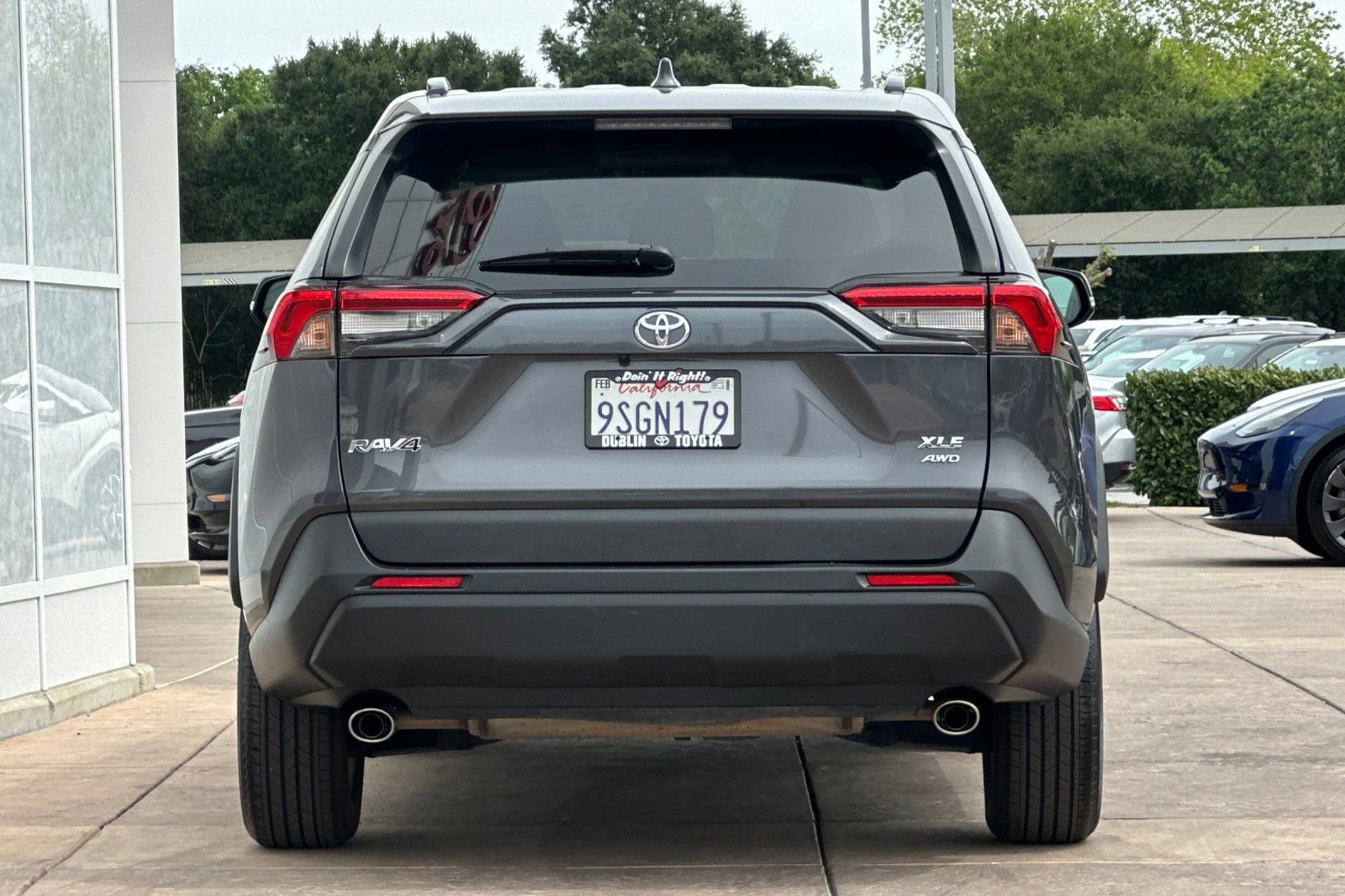 Used 2025 Toyota RAV4 XLE AWD/4WD image 5