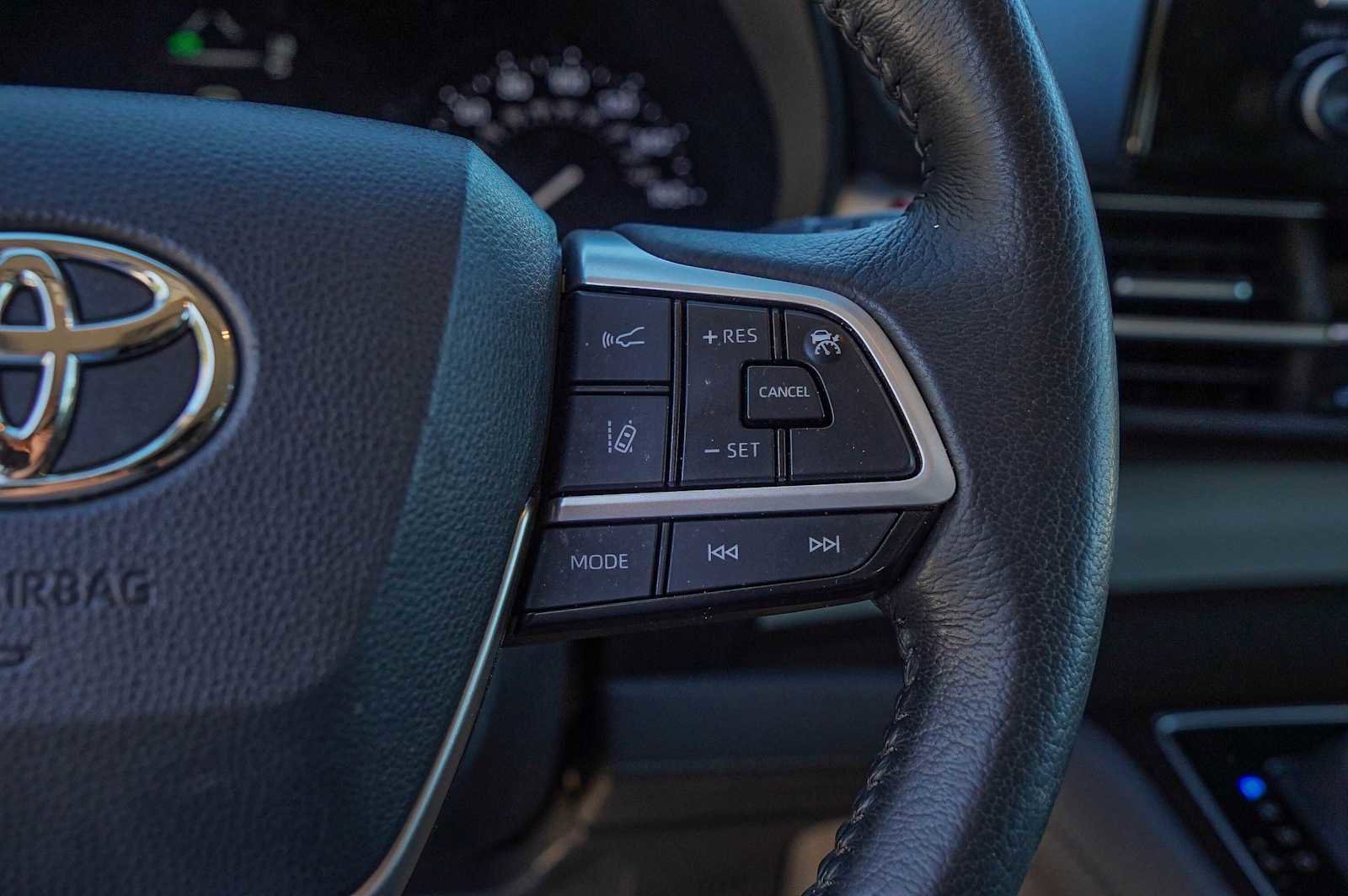 Used 2021 Toyota Sienna XLE image 14