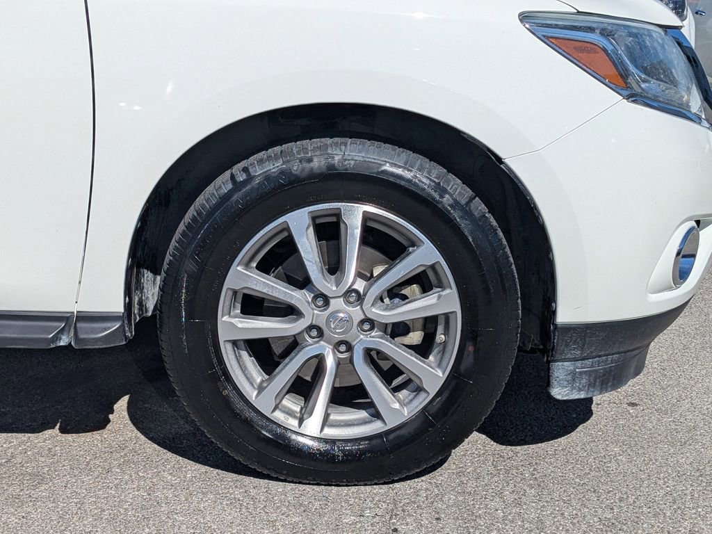 Used 2016 Nissan Pathfinder SV image 10