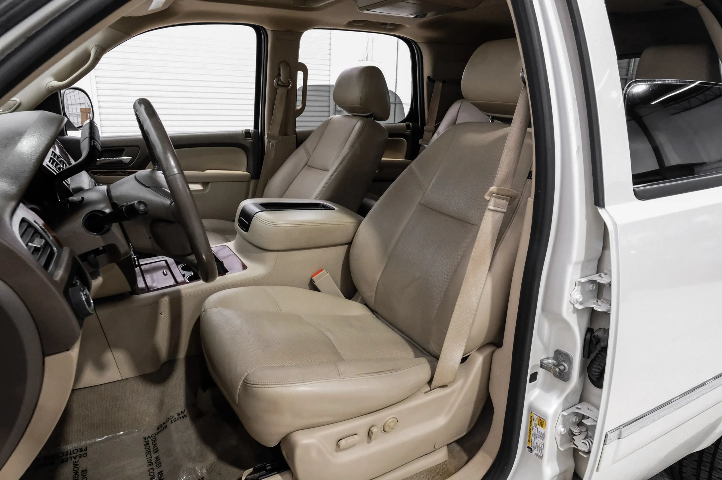 Used 2013 Chevrolet Tahoe LTZ RWD image 35