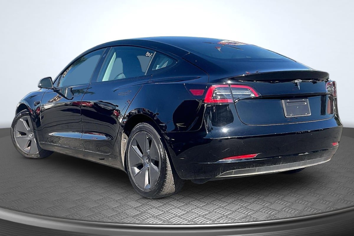 Used 2023 Tesla Model 3 Standard Range RWD image 2