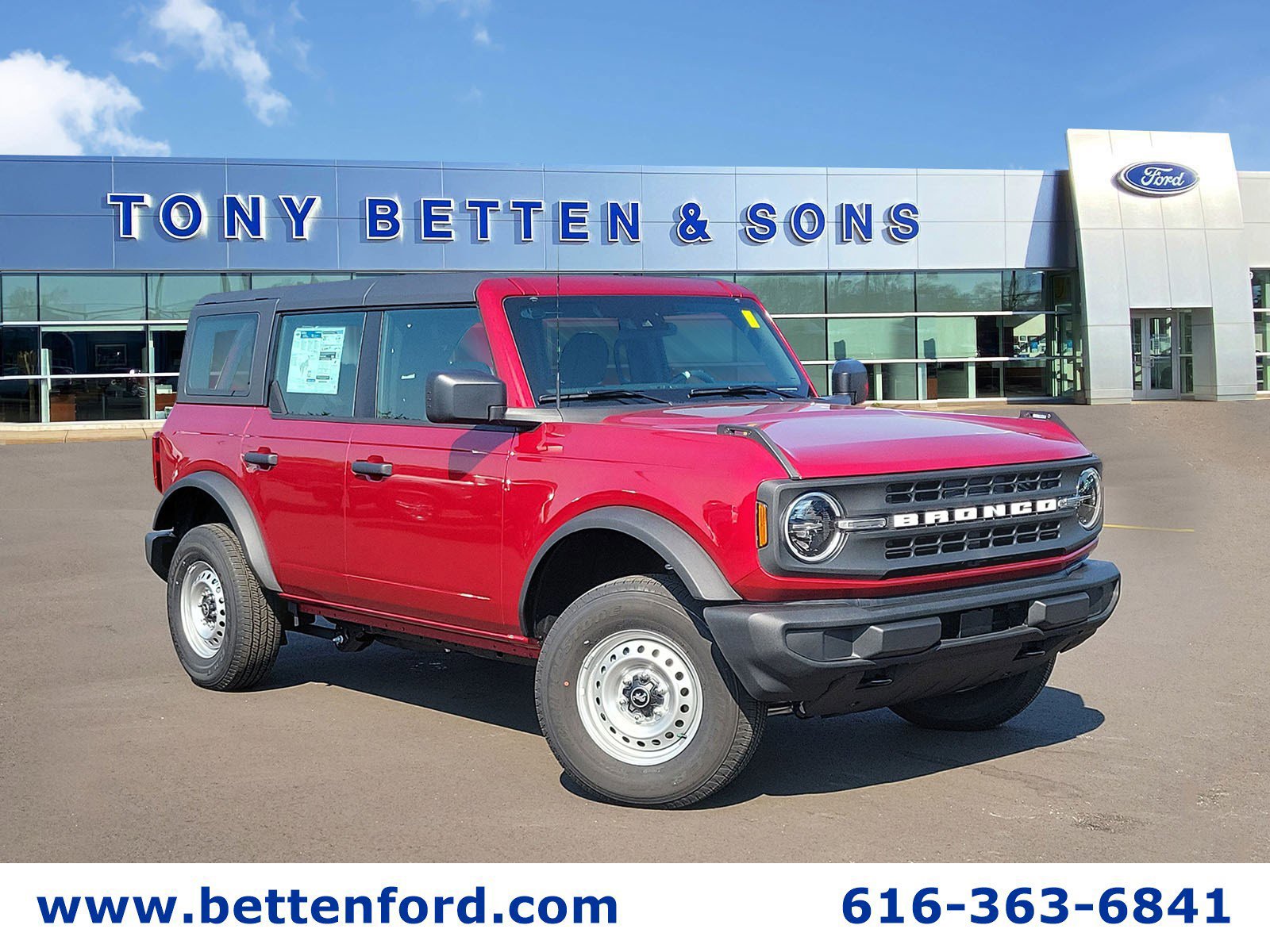 New 2025 Ford Bronco 4-Door image 1