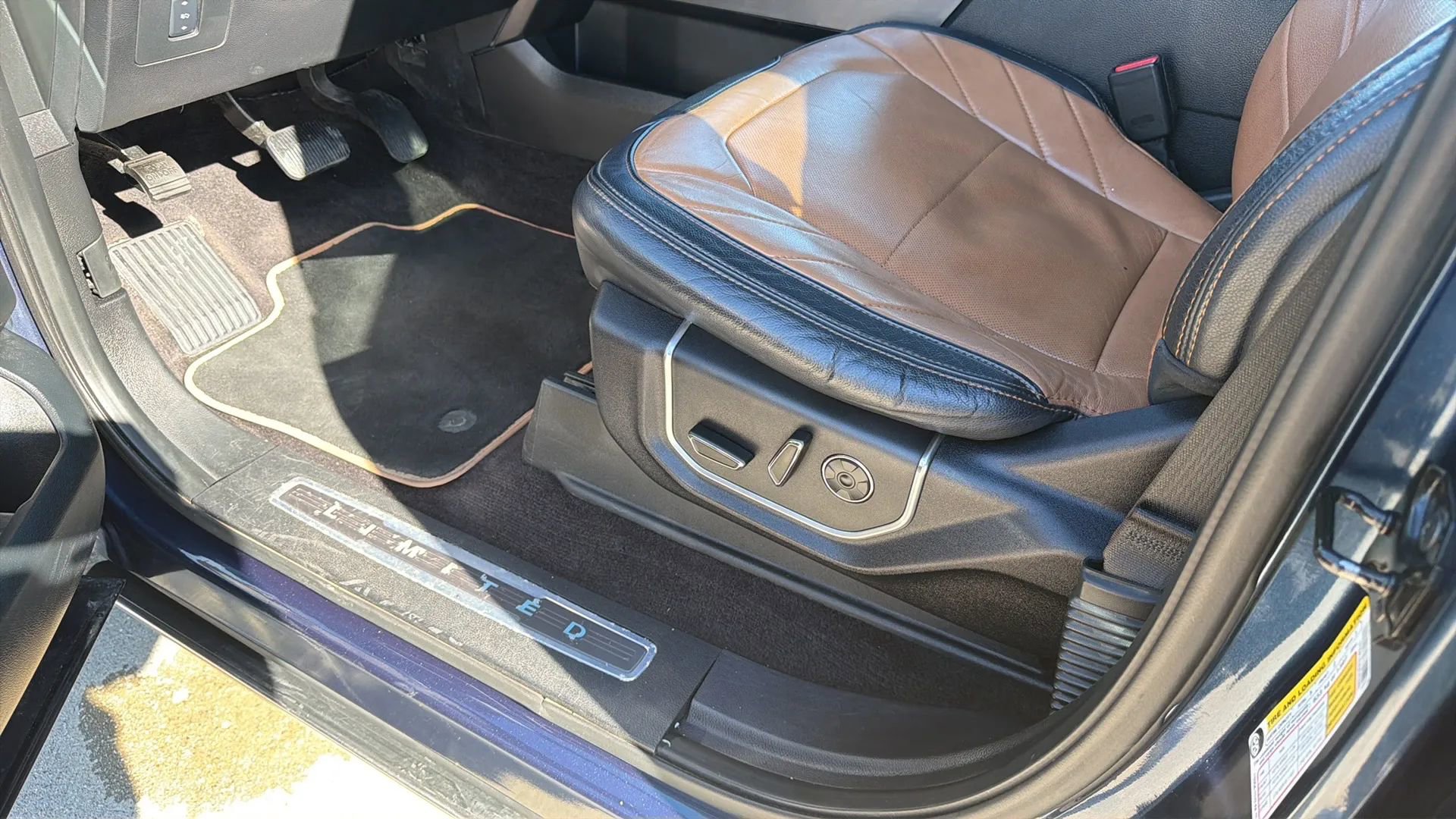 Used 2016 Ford F150 Limited w/ Trailer Tow Package image 97