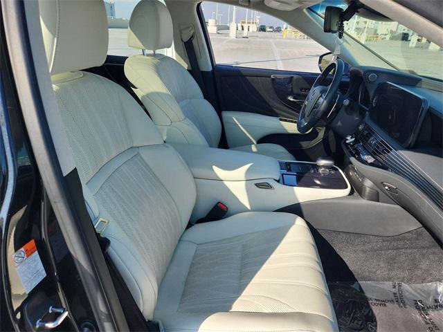 Certified 2022 Lexus LS 500 w/ Interior Upgrade Package image 25