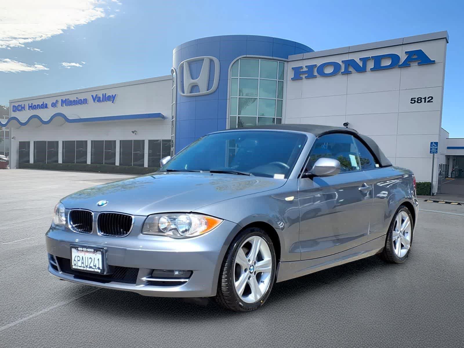 Used 2011 BMW 128i Convertible image 1