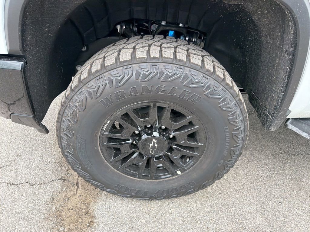 New 2026 Chevrolet Silverado 2500 ZR2 w/ LPO, Dark Essentials Package AWD/4WD image 12