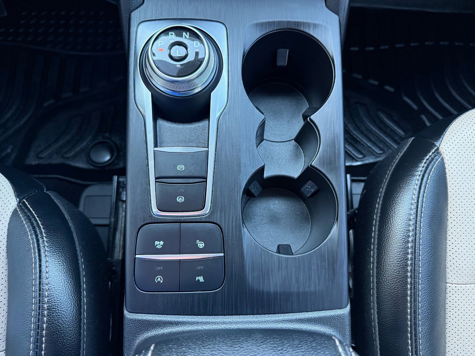 Used 2022 Ford Escape Titanium w/ Titanium Elite Package image 24