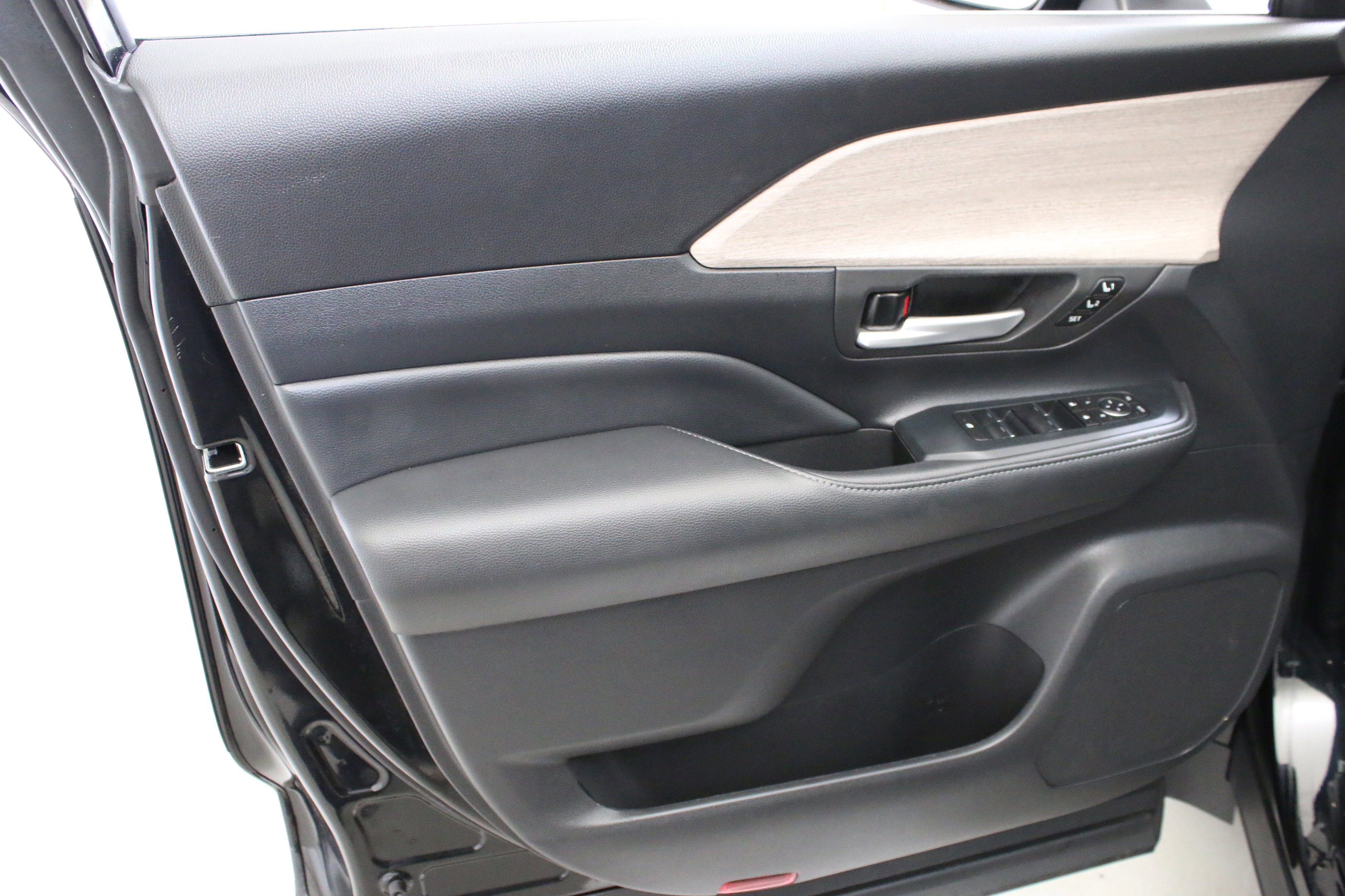 Used 2024 Toyota Grand Highlander Platinum image 21