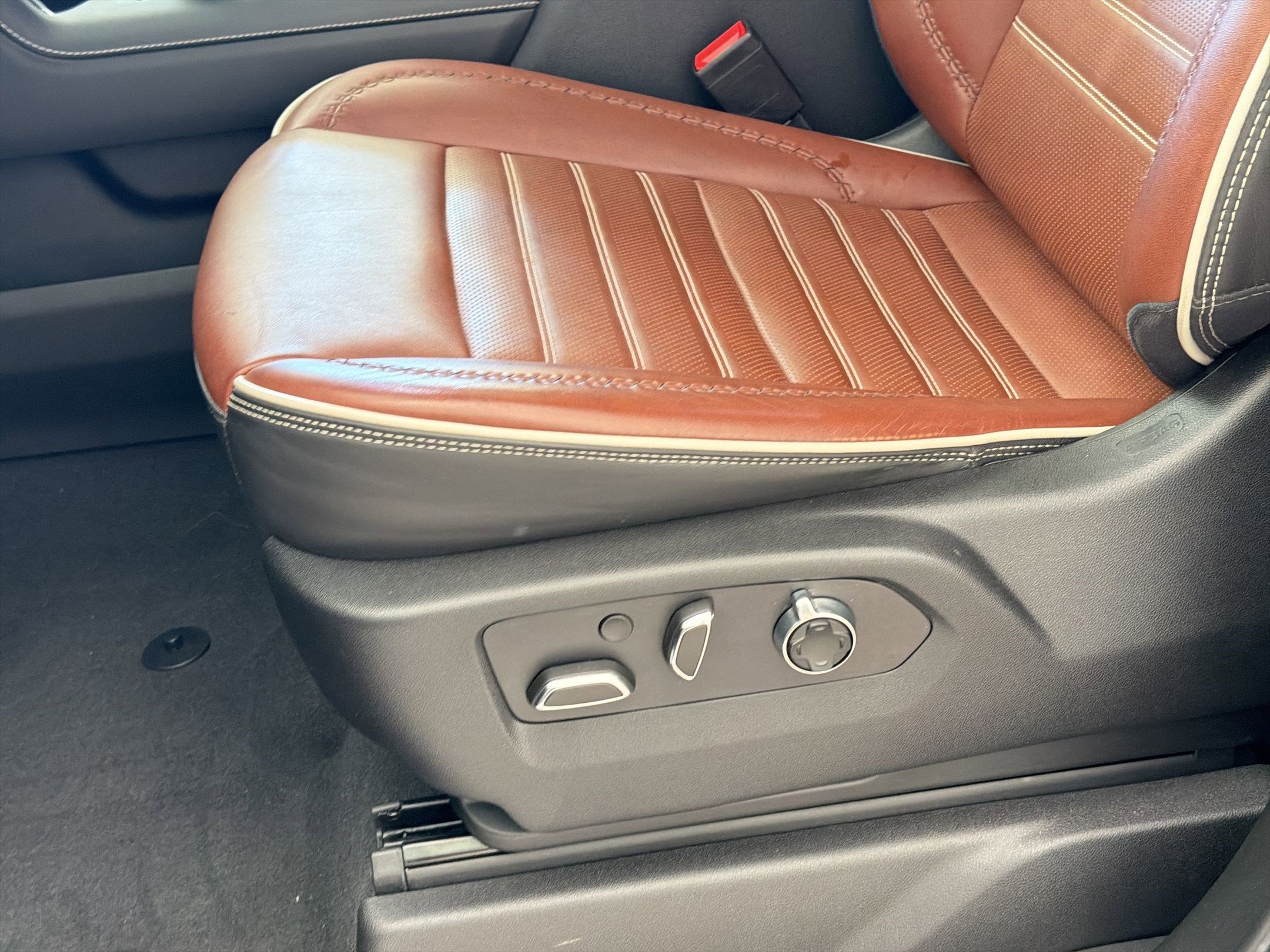 Used 2022 GMC Sierra 1500 Denali Ultimate AWD/4WD image 14