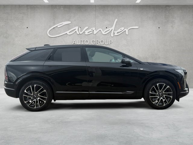 Certified 2025 Cadillac Optiq Sport 1 image 17