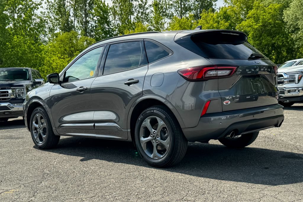 Certified 2023 Ford Escape ST-Line Select w/ Tech Pack #2 AWD/4WD image 5