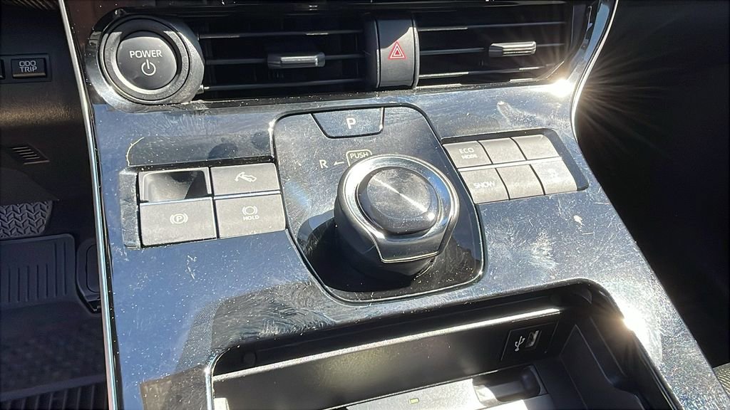 Certified 2022 Toyota Venza LE AWD/4WD image 17