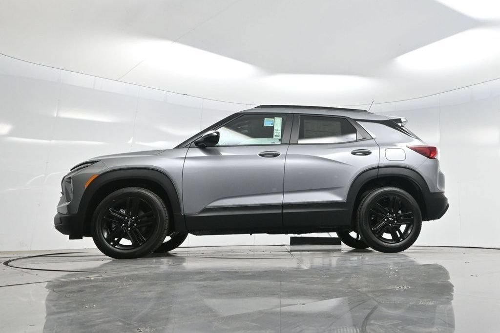 Used 2026 Chevrolet TrailBlazer LT w/ Midnight Edition FWD image 25