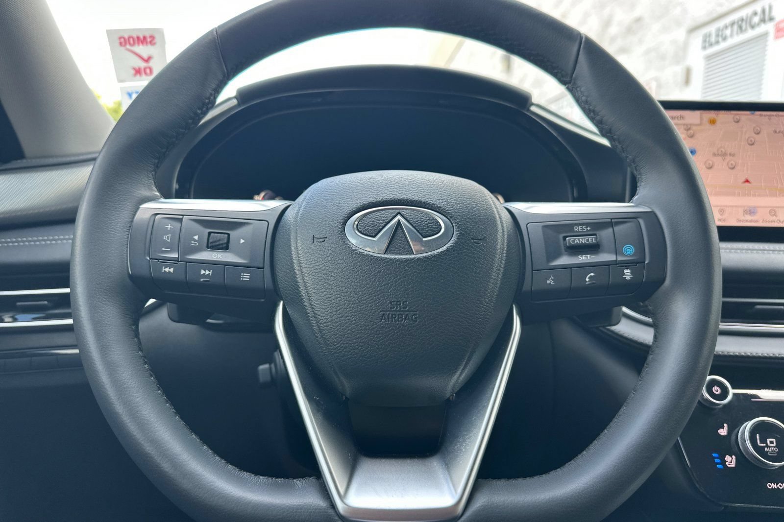 Used 2023 INFINITI QX60 Luxe w/ Cargo Package FWD image 28