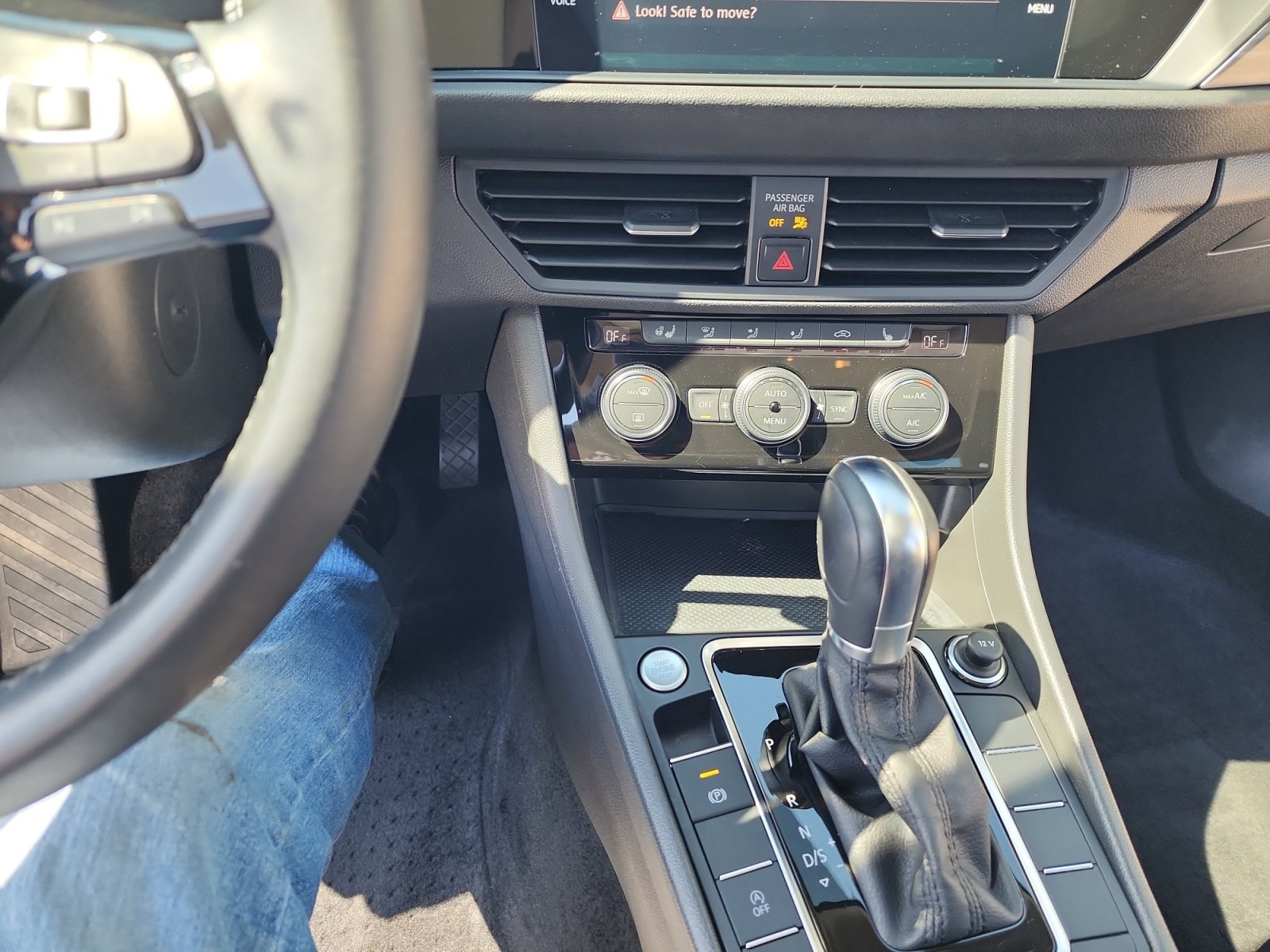 Used 2019 Volkswagen Jetta SEL w/ Cold Weather Package image 30