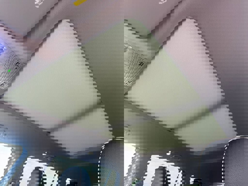 Used 2025 Volkswagen Atlas SEL Premium R-Line image 17