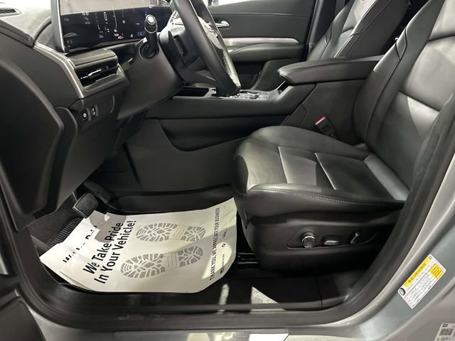 Certified 2025 Cadillac XT4 Premium Luxury w/ Cold Weather Package image 17