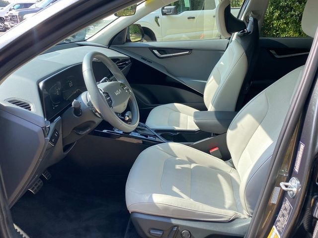 Used 2023 Kia Niro EX Touring FWD image 10