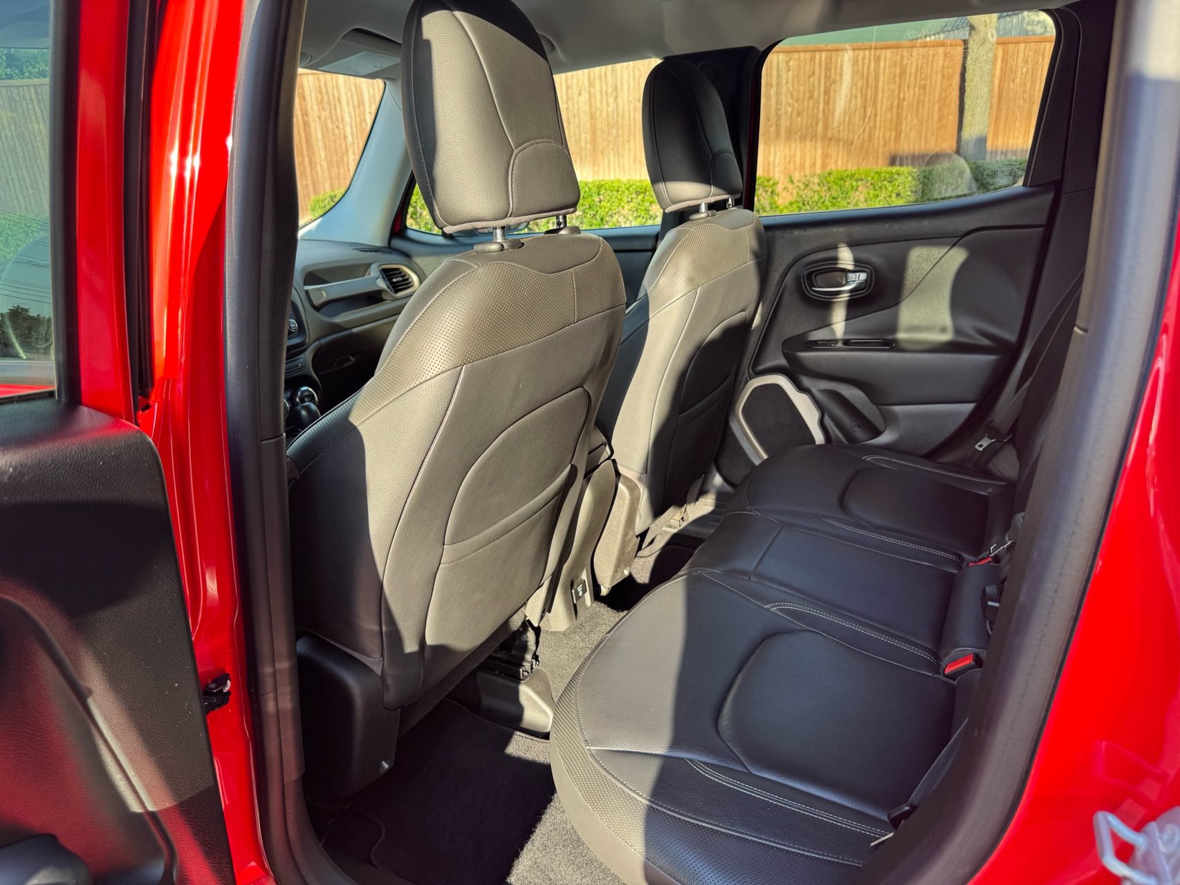 Used 2016 Jeep Renegade Limited FWD image 21