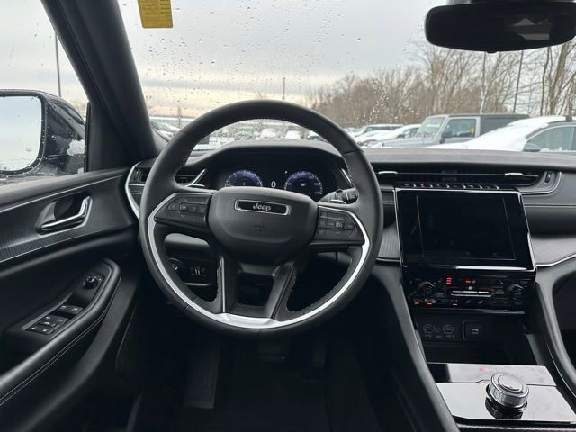 Used 2024 Jeep Grand Cherokee L Altitude image 19