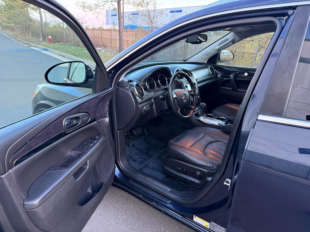 Used 2016 Buick Enclave Leather image 12