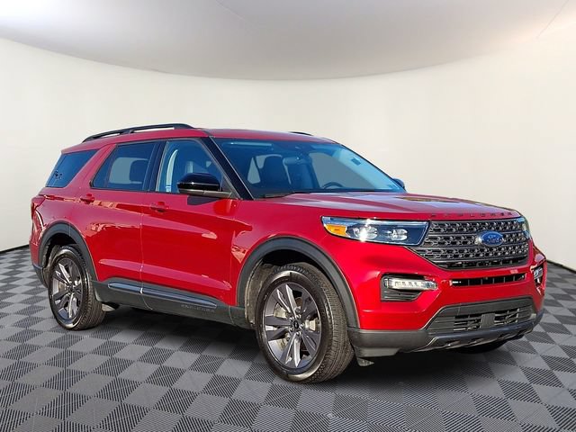 Used 2023 Ford Explorer XLT w/ Equipment Group 202A AWD/4WD image 1