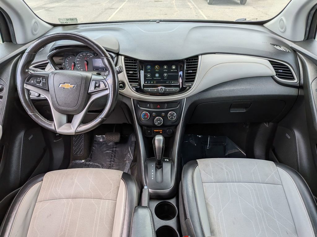 Used 2019 Chevrolet Trax LT w/ Sun & Sound Package FWD image 32