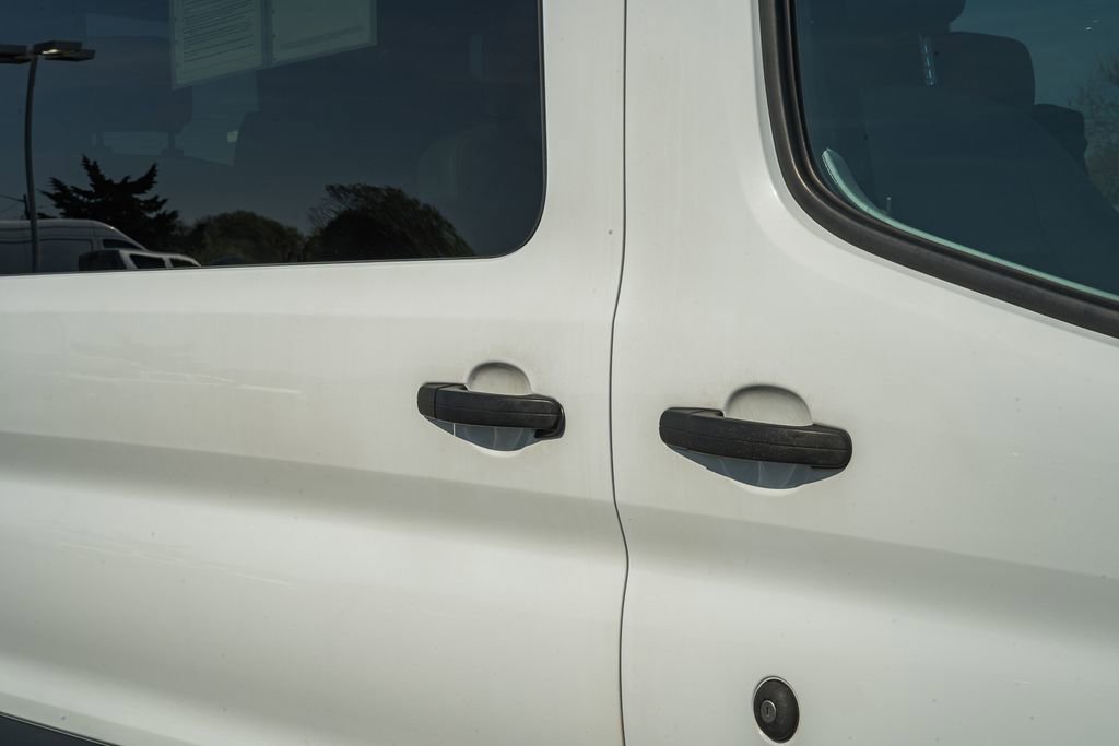 Used 2016 Ford Transit 350 XL image 17