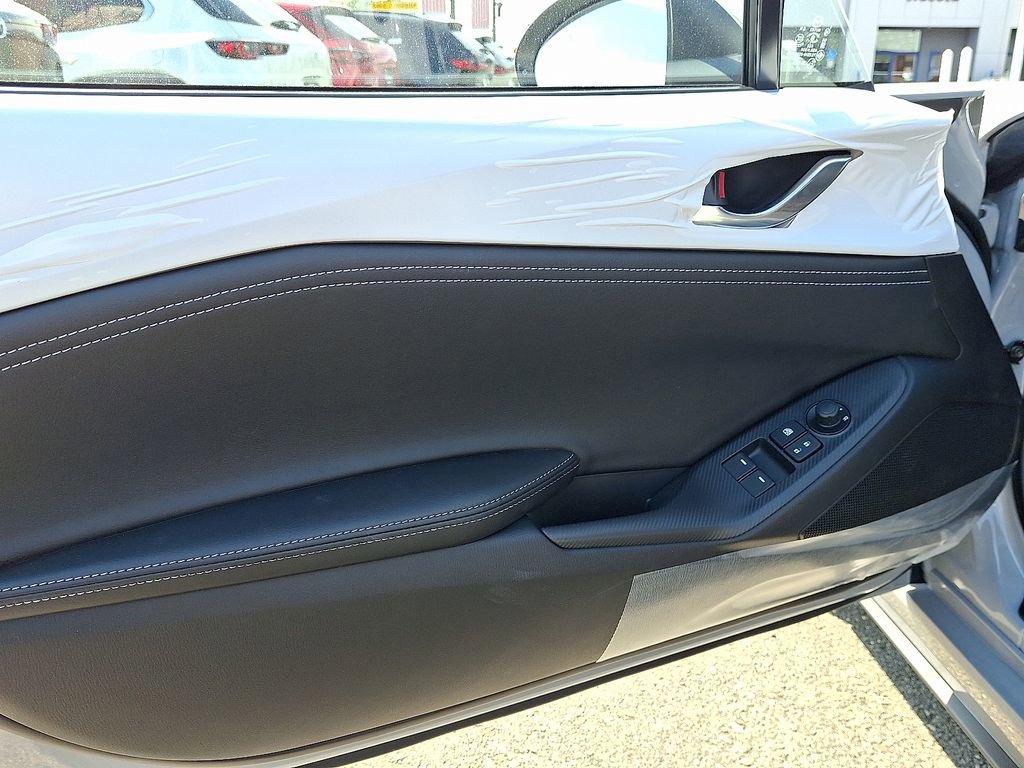 New 2025 MAZDA MX-5 Miata Club w/ Weather Package image 8