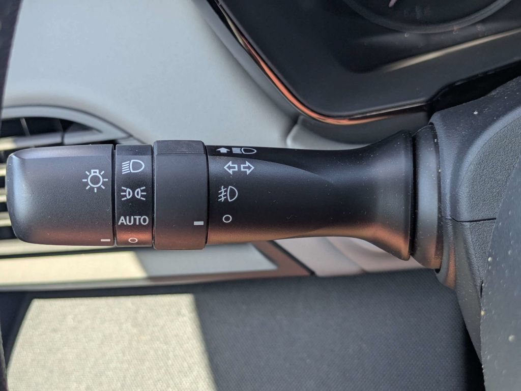 Certified 2025 Subaru Outback Premium AWD/4WD image 31