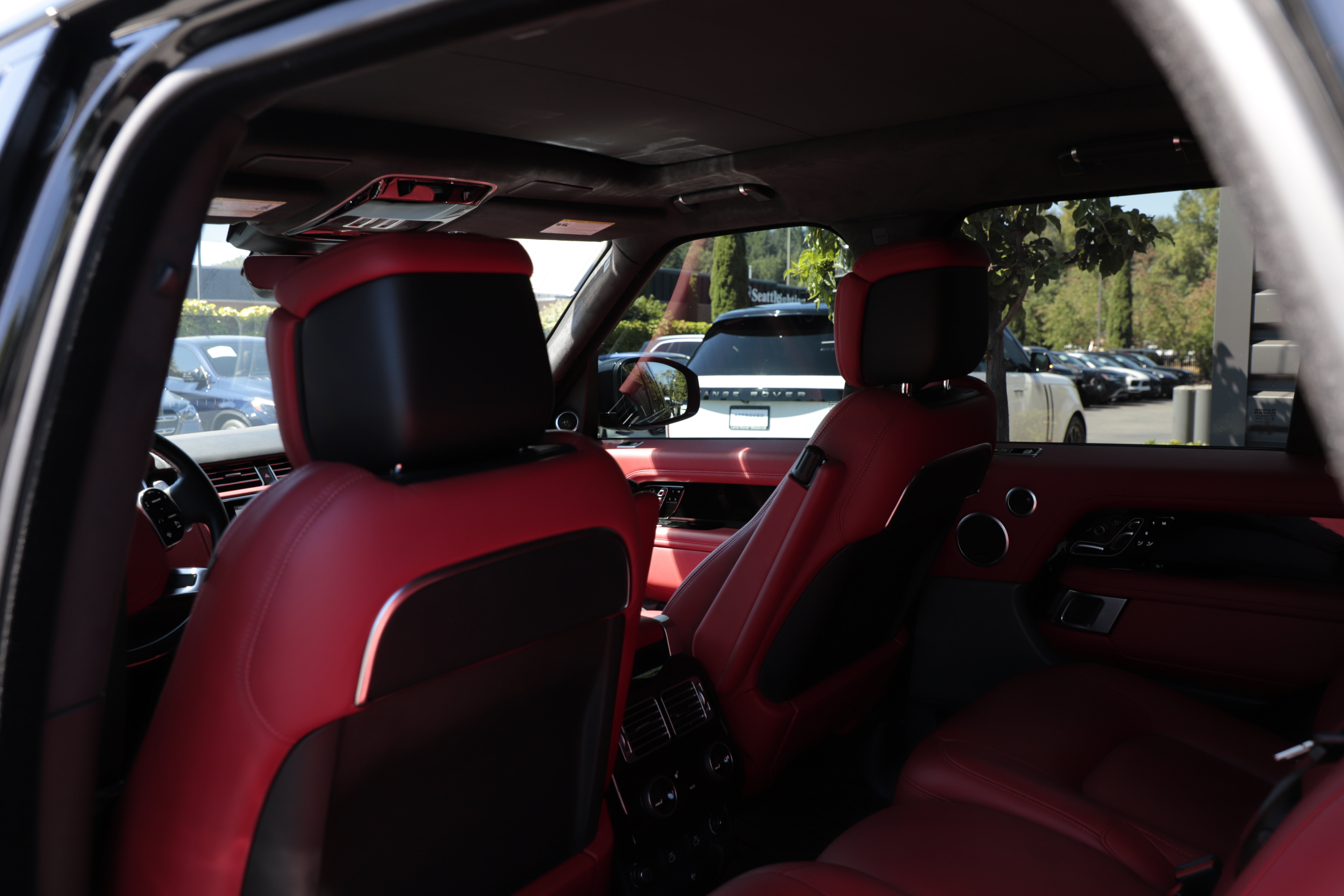 Used 2022 Land Rover Range Rover Autobiography AWD/4WD image 15