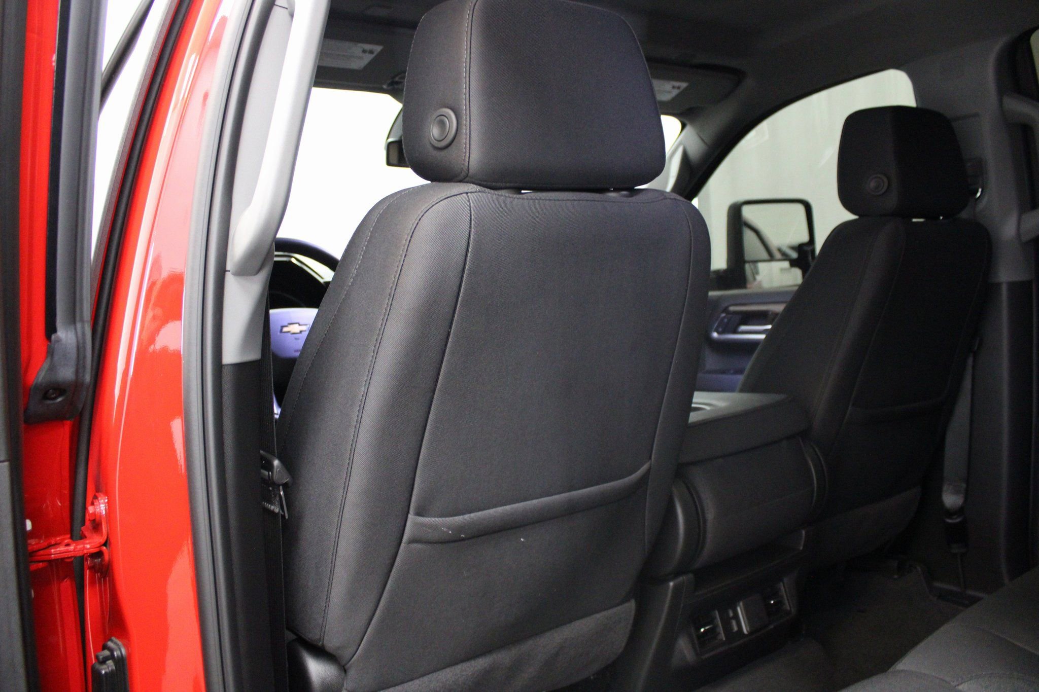 Used 2025 Chevrolet Silverado 2500 LT image 19