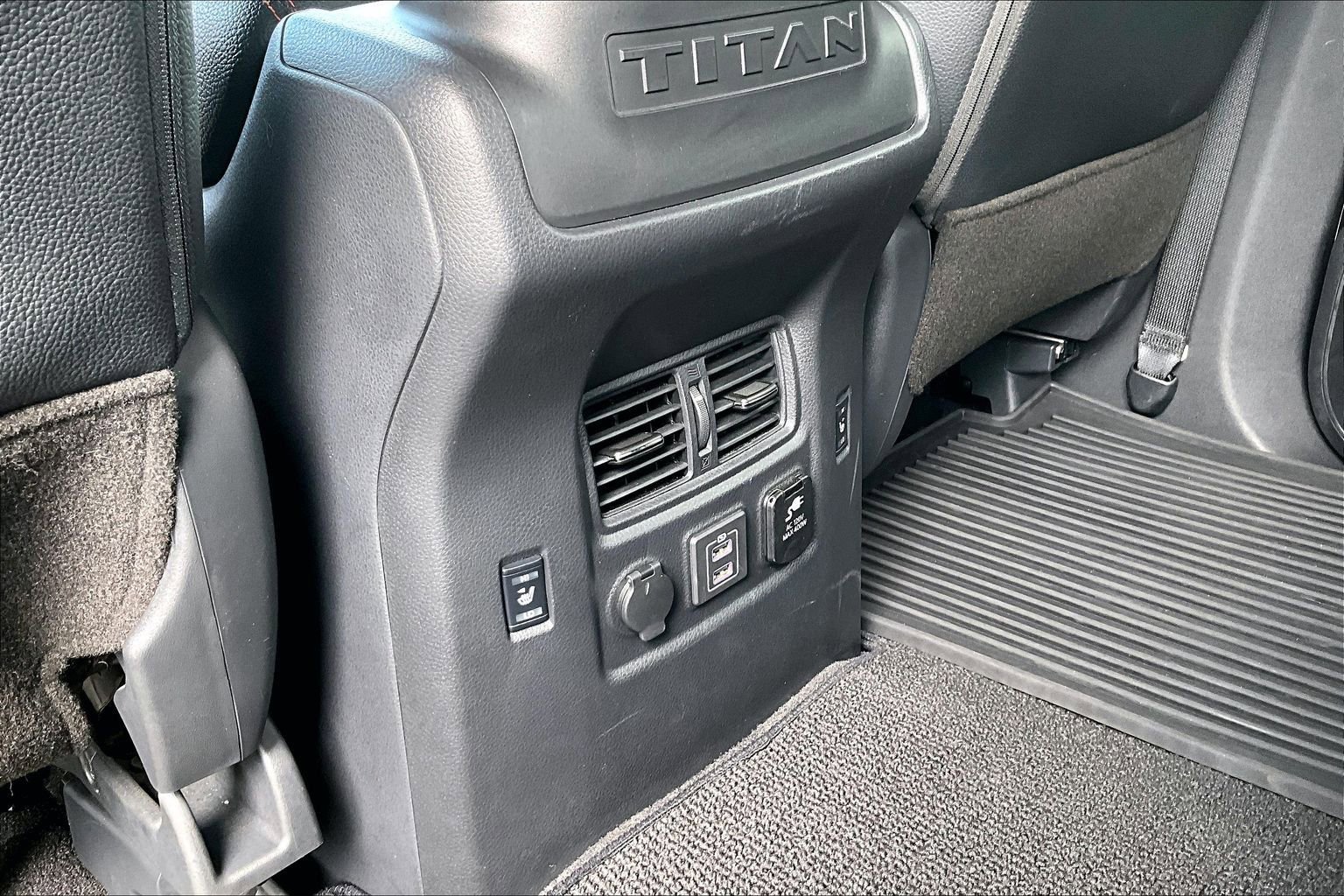 Used 2021 Nissan Titan PRO-4X w/ Pro-4x Convenience Package AWD/4WD image 11