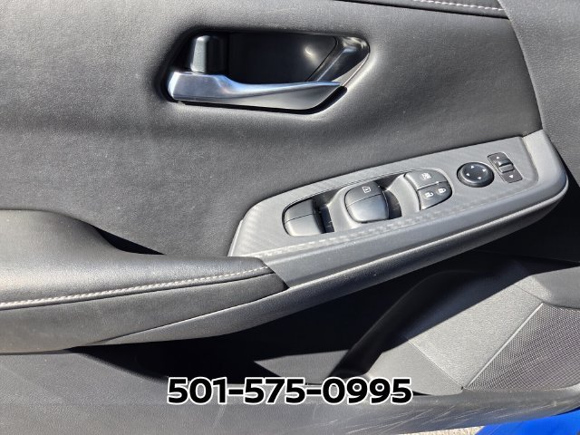Used 2025 Nissan Sentra SV FWD image 32