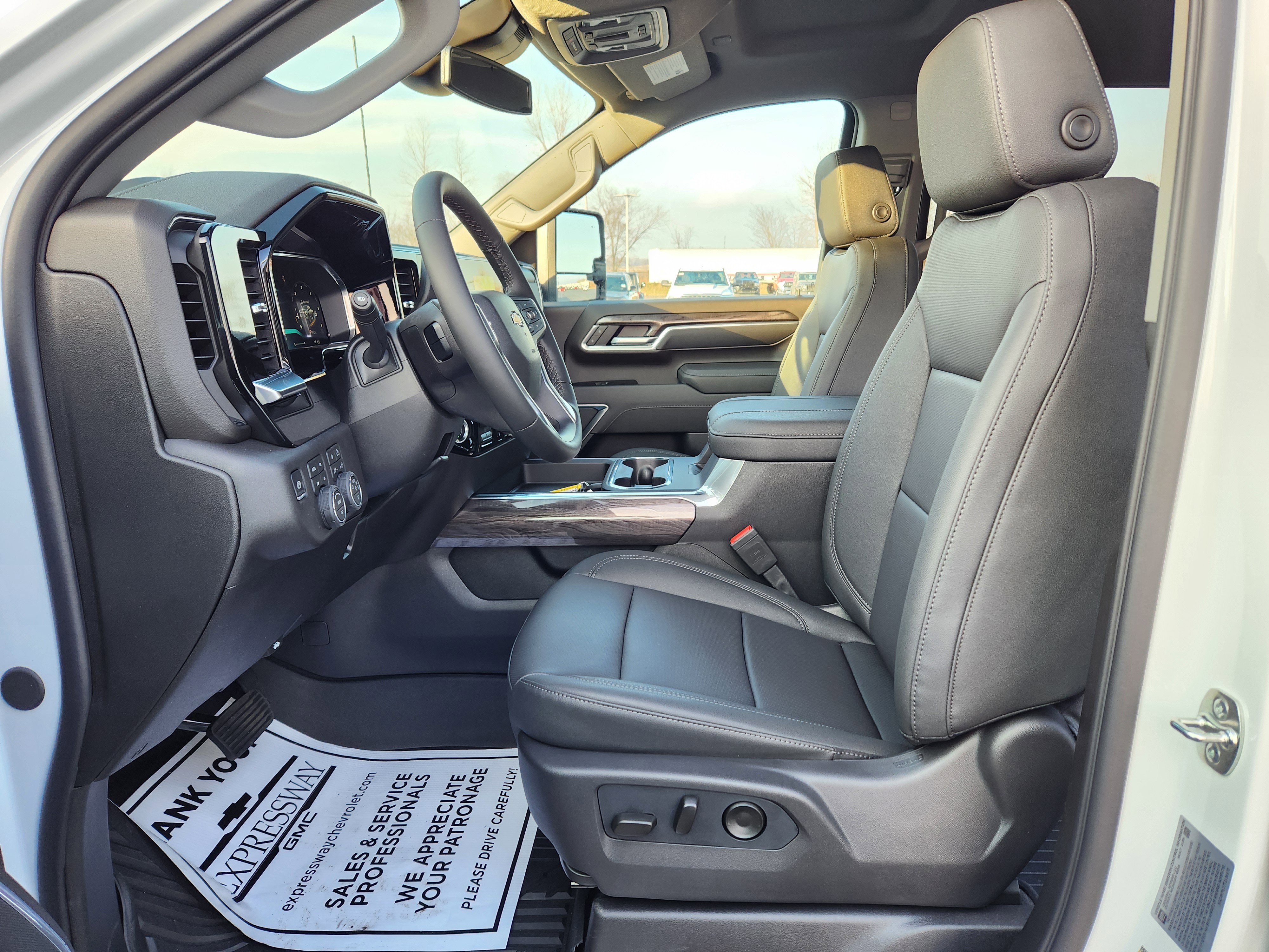 New 2026 Chevrolet Silverado 2500 LTZ w/ LTZ Convenience Package image 9