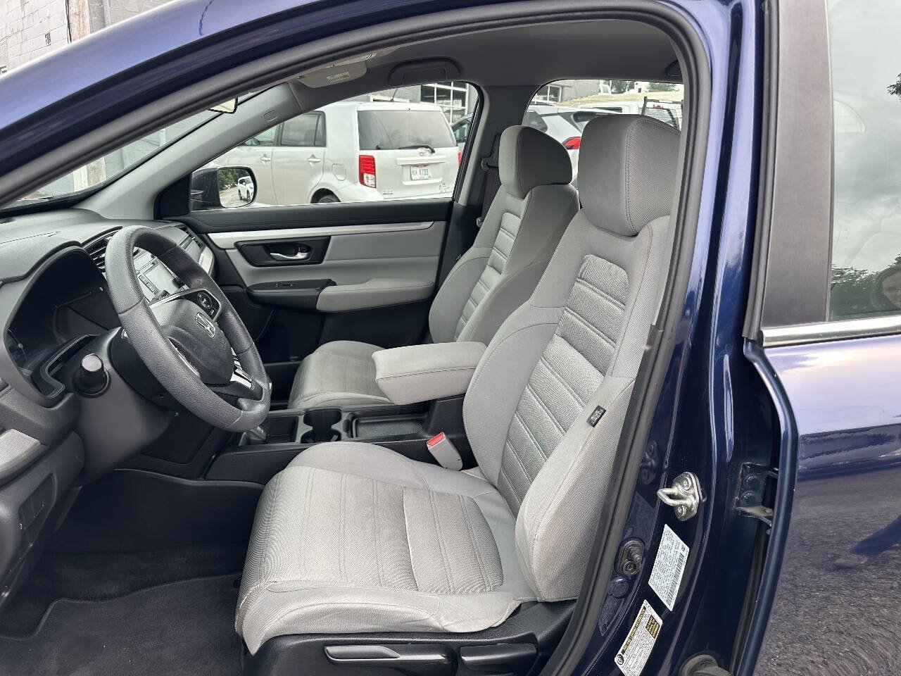 Used 2018 Honda CR-V LX image 2