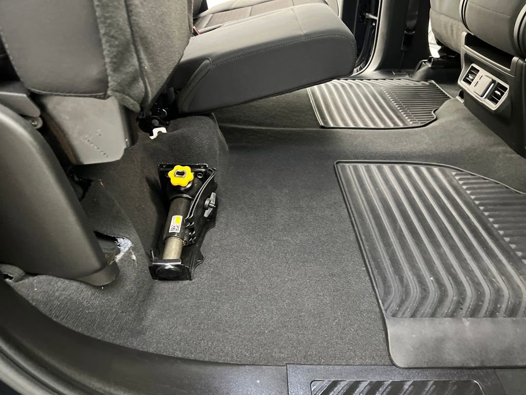 Used 2023 Chevrolet Silverado 1500 LT image 18