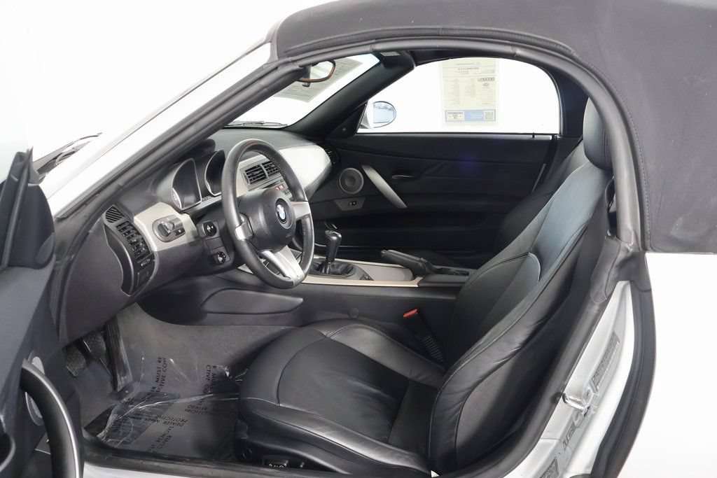 Used 2003 BMW Z4 2.5i RWD image 11