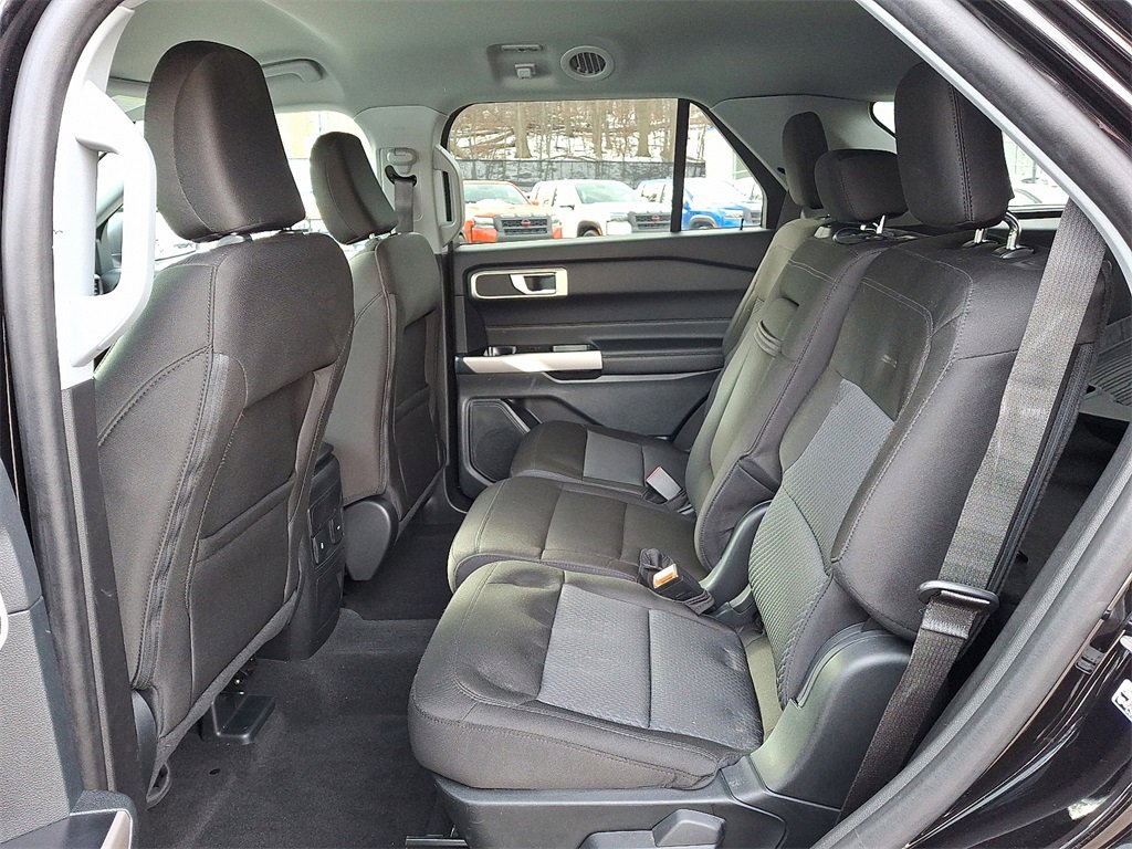 Used 2023 Ford Explorer XLT image 11