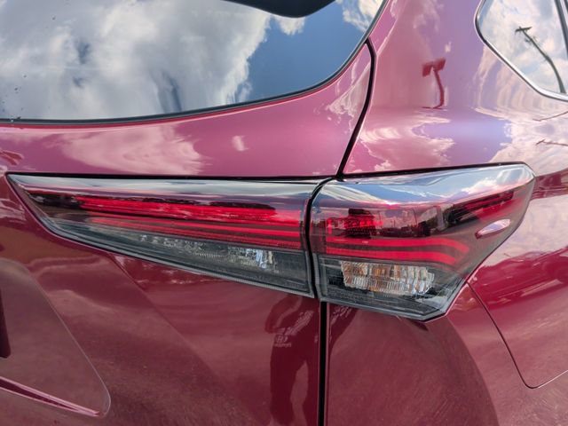 Used 2026 Toyota Highlander Platinum AWD/4WD image 11