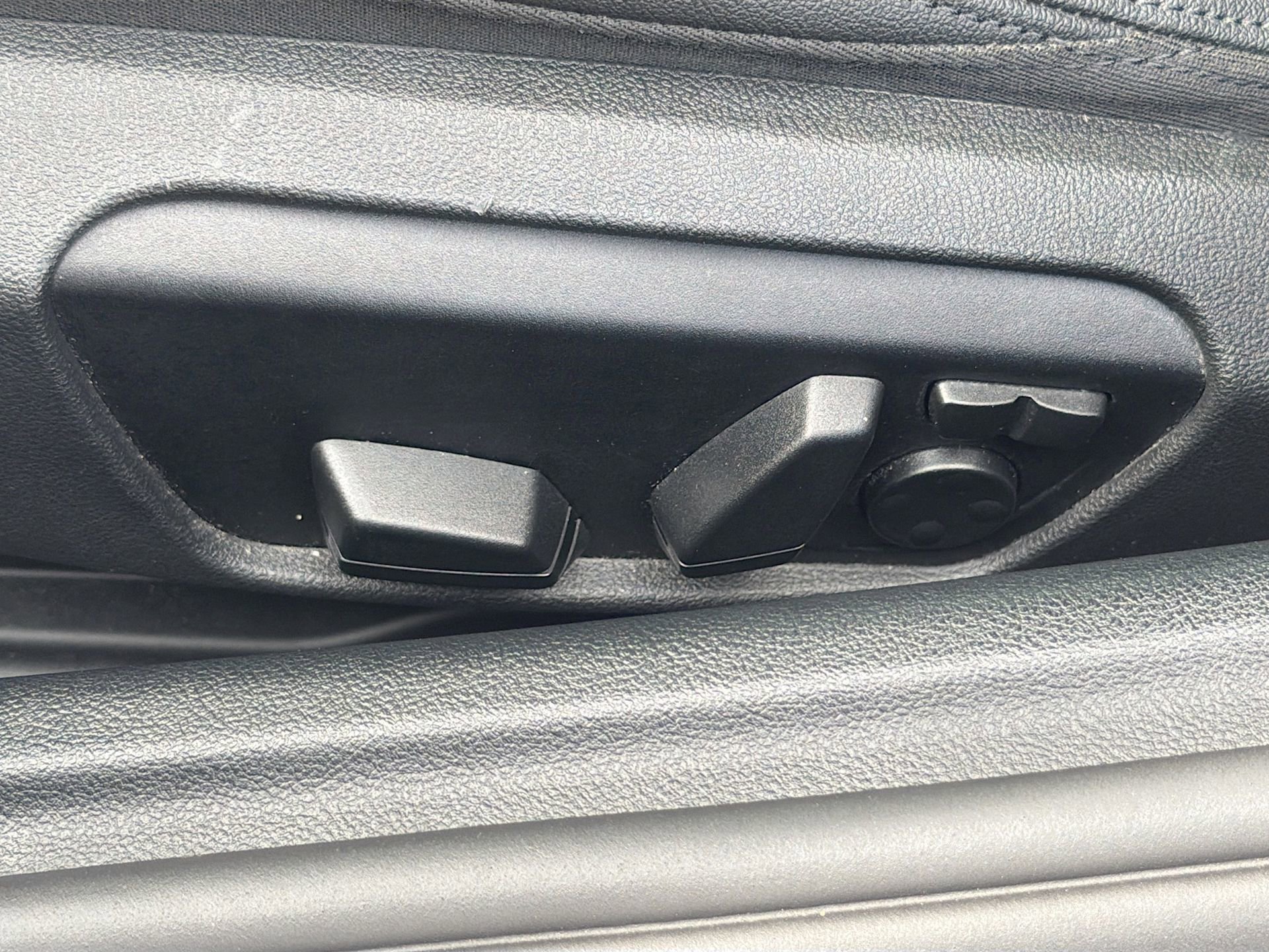 Certified 2025 BMW Z4 sDrive30i image 22