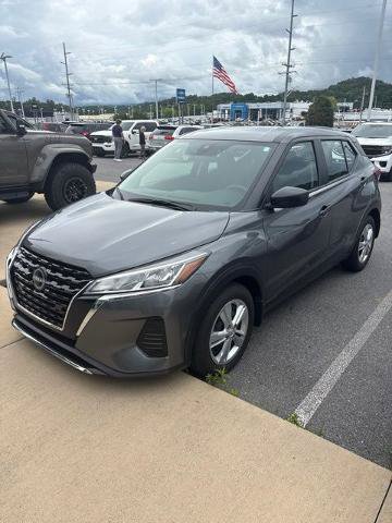 Used 2024 Nissan Kicks S FWD image 4
