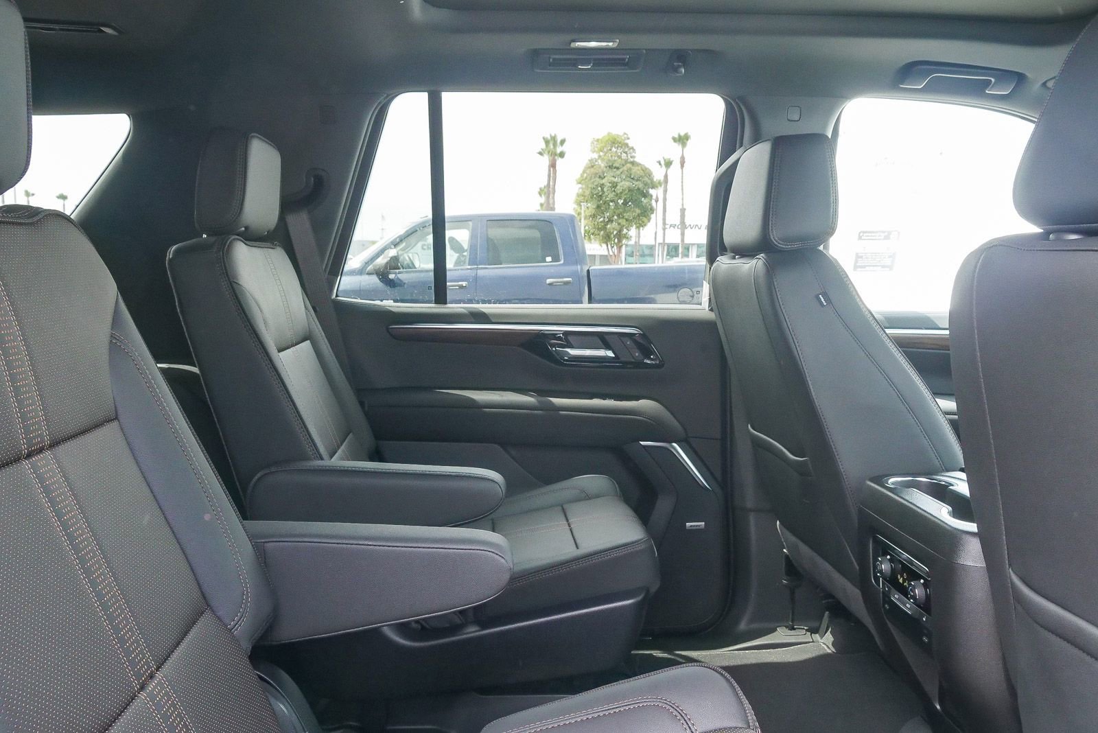 New 2026 Chevrolet Tahoe High Country w/ Sun And Tow Package AWD/4WD image 15