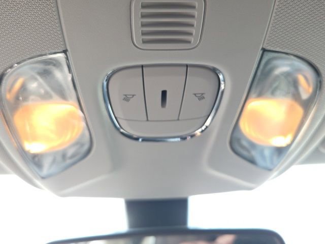 Used 2020 Jeep Compass Latitude w/ Cold Weather Group image 21